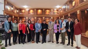 Autoridades de la UPS (sede Cuenca) y de la Maratón Nacional de Lectura de Poesía